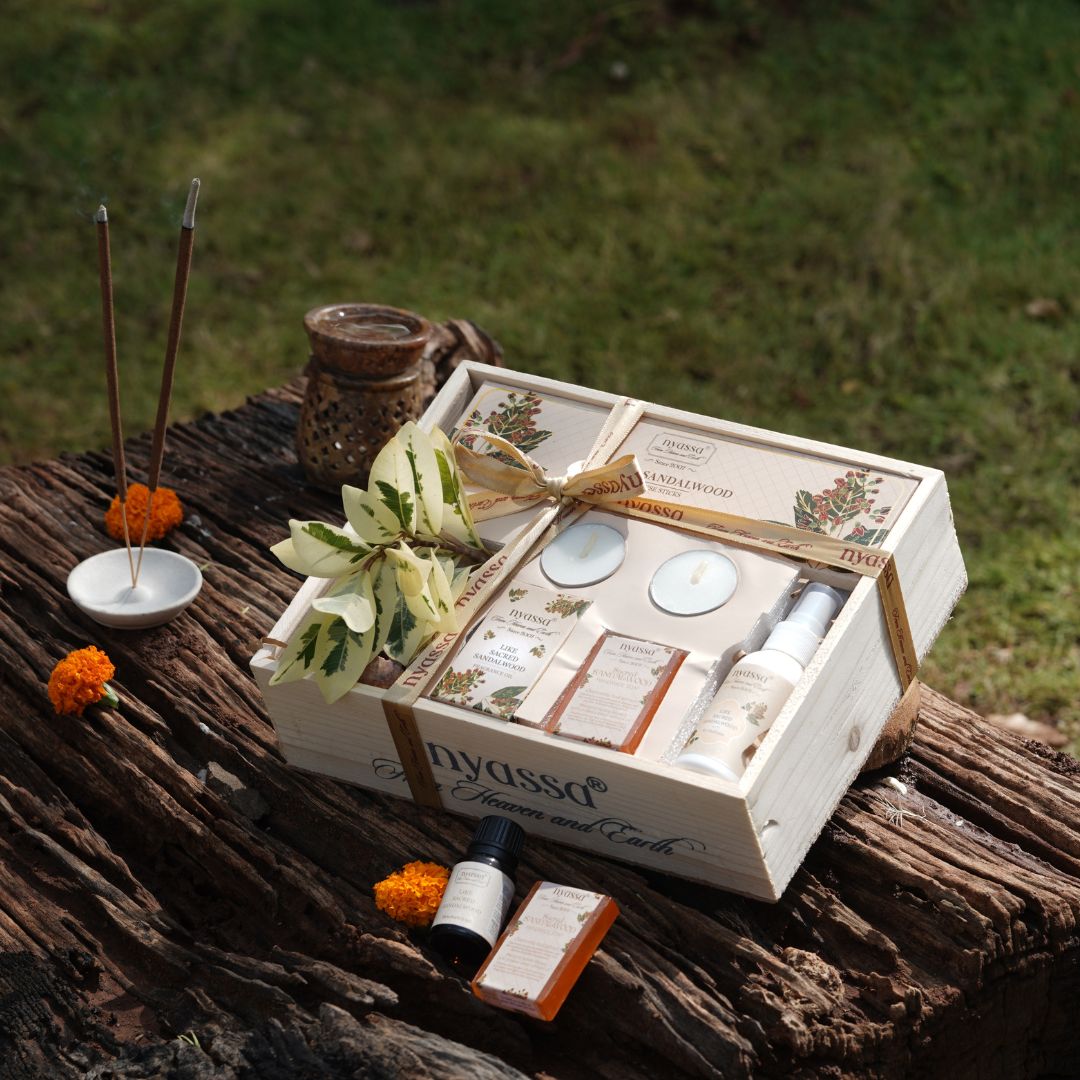 ギフト　プレゼント　まとめ買い　香り　癒し Sandalwood Luxury Festive Collection Gift Set – Nyassa